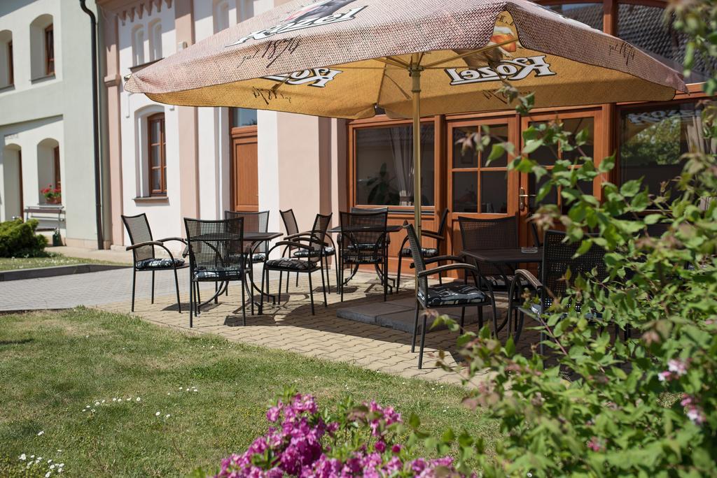 Penzion Nad Oborou Hradec Kralove Exterior photo